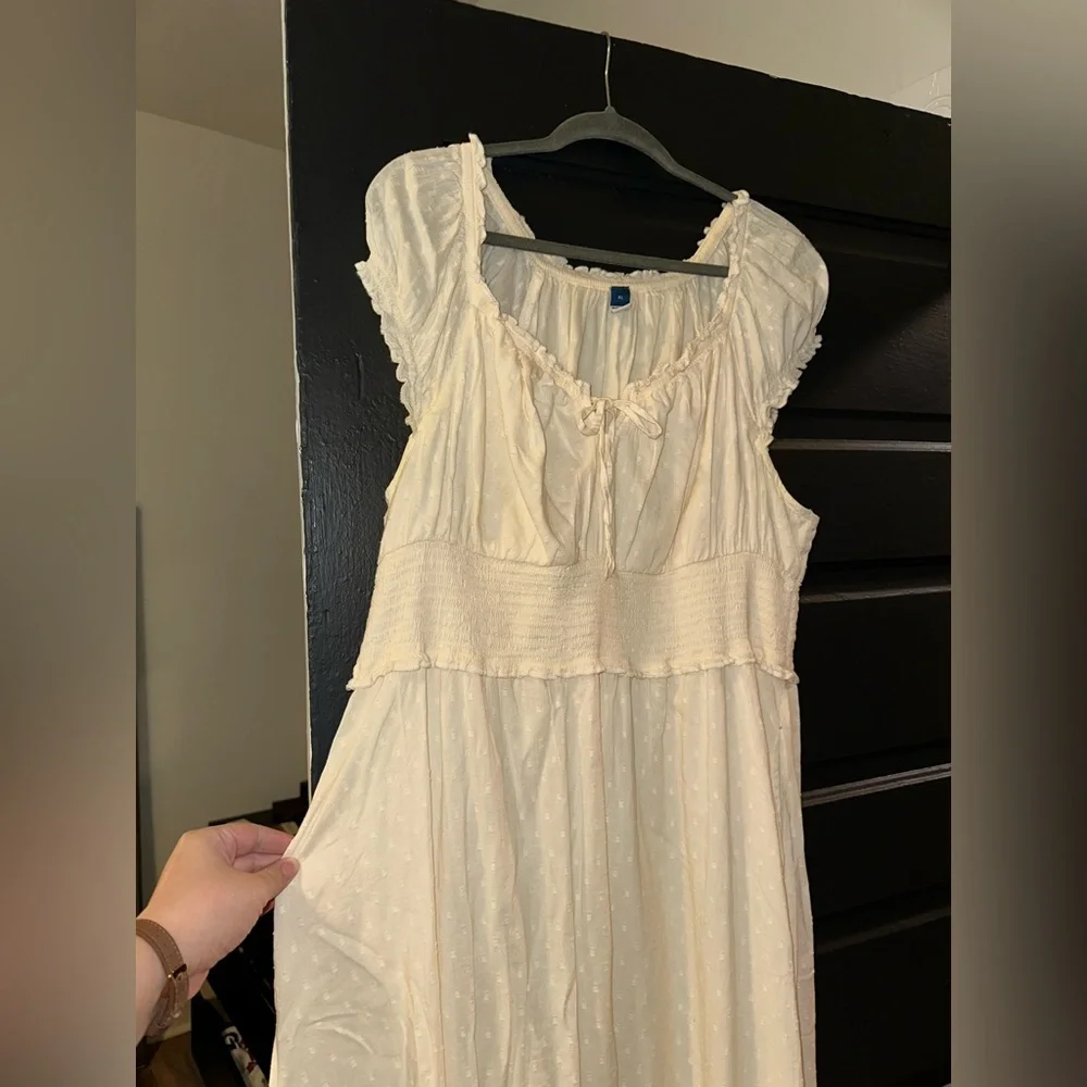 Old Navy Cream Swiss Dot Lined Midi Maxi Dress size XL - Picture 2 of 3
